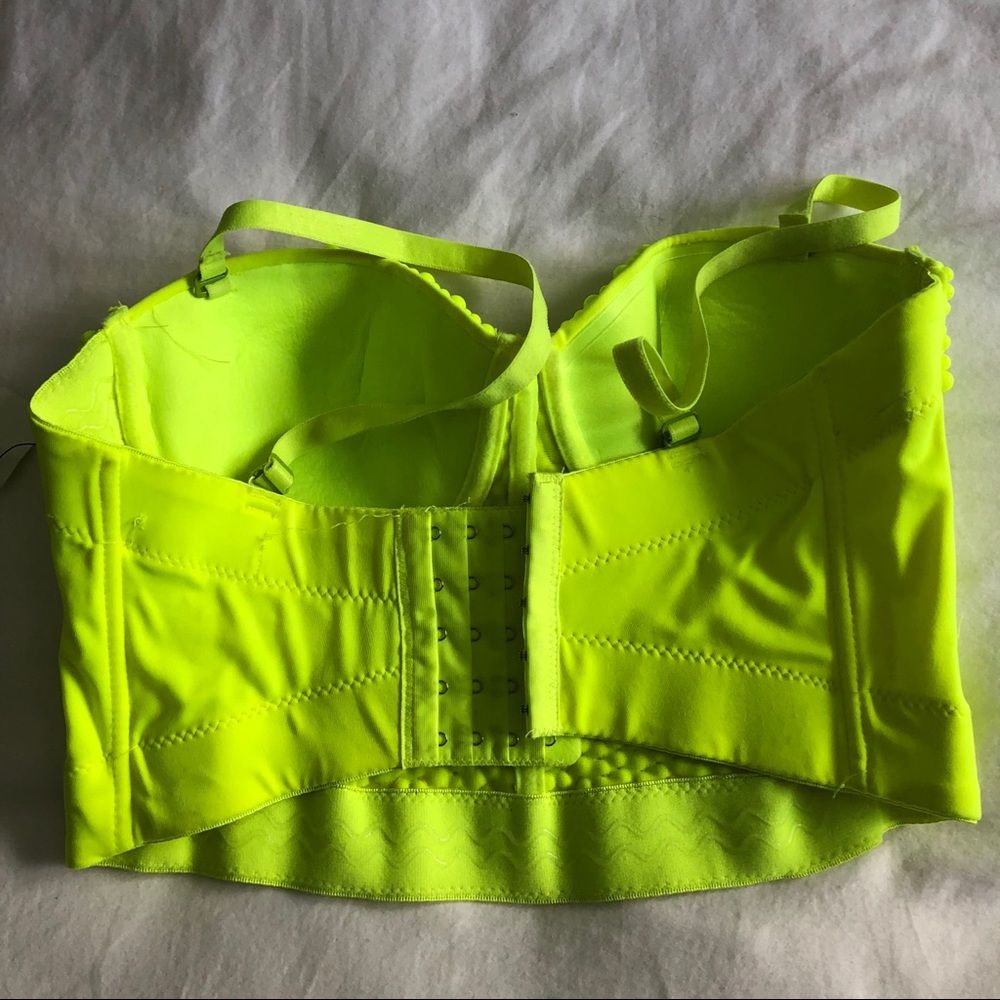 Akira festival Coachella crop top sz small - Picture 3 of 4